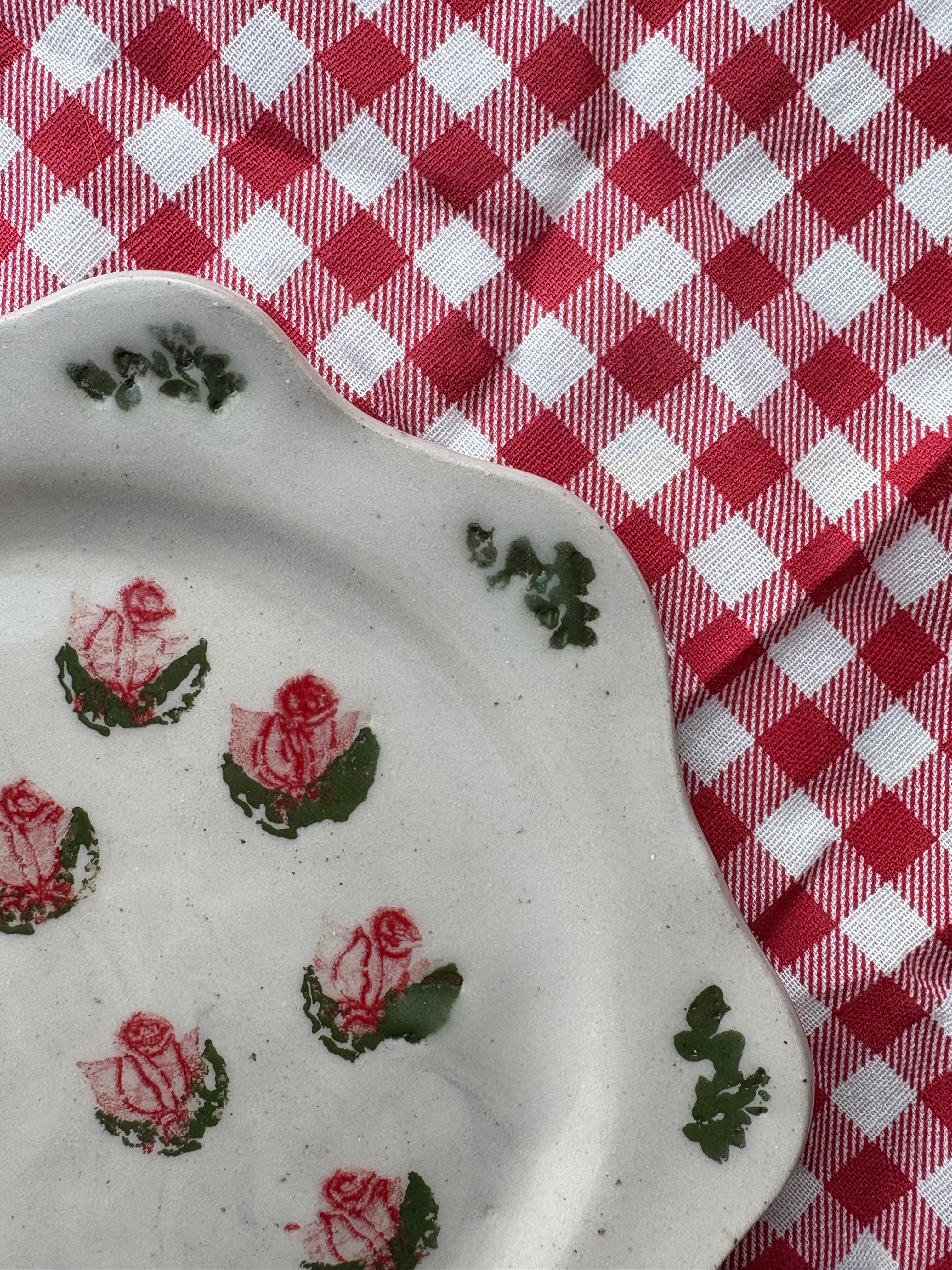 Cottage flower plate