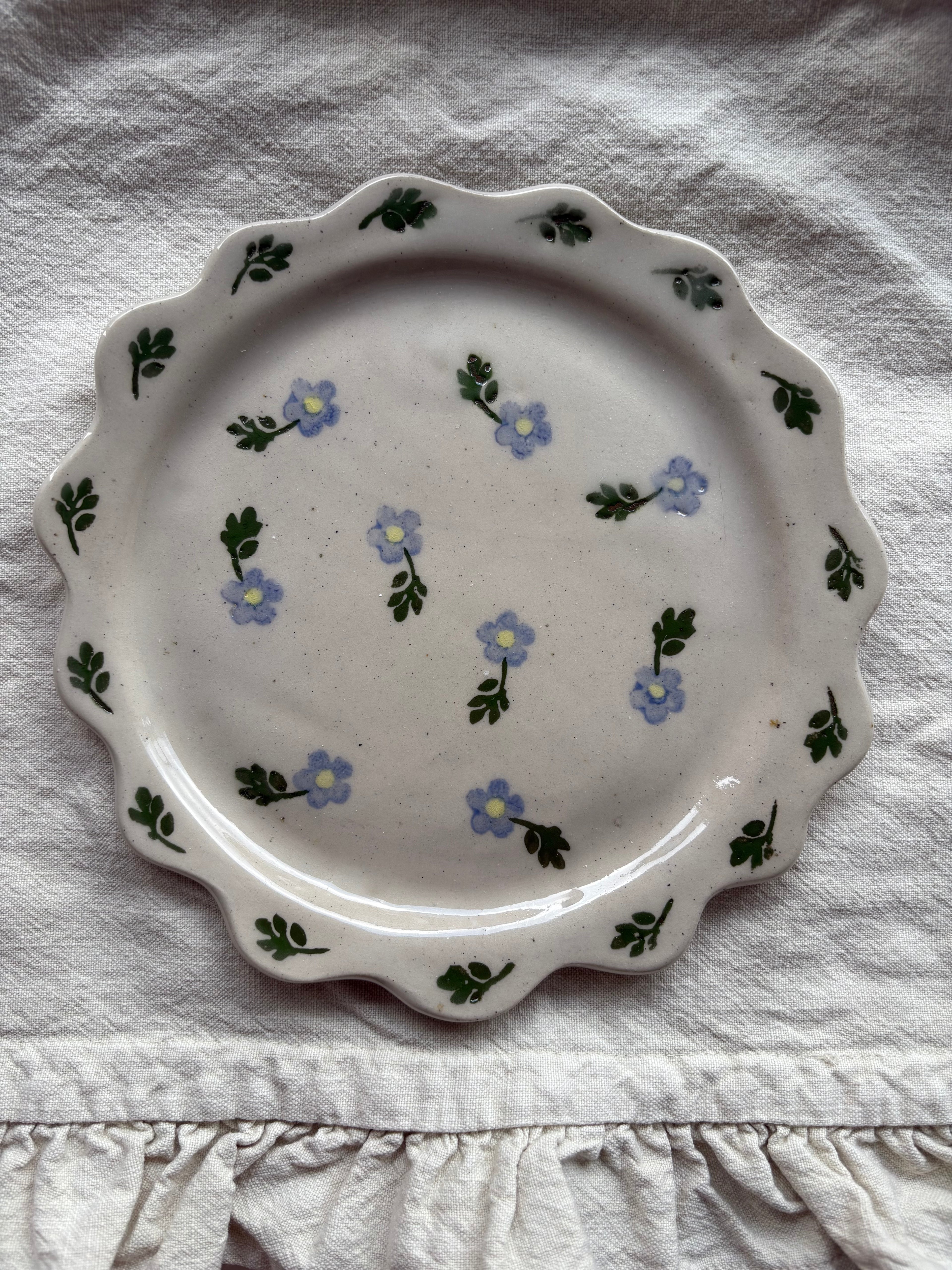 Cottage flower plate