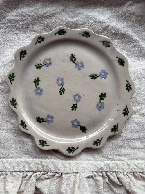 Cottage flower plate