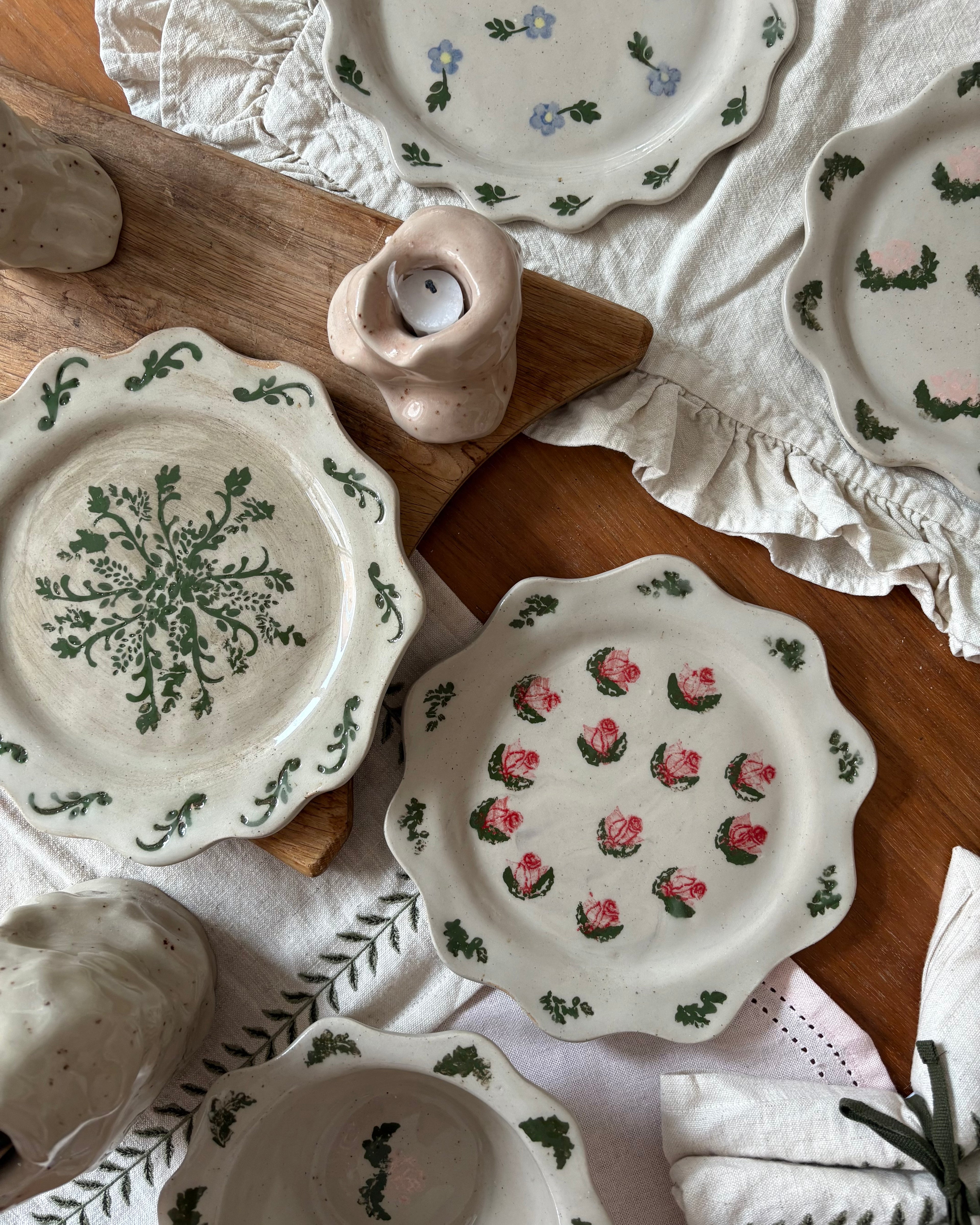 Cottage flower plate