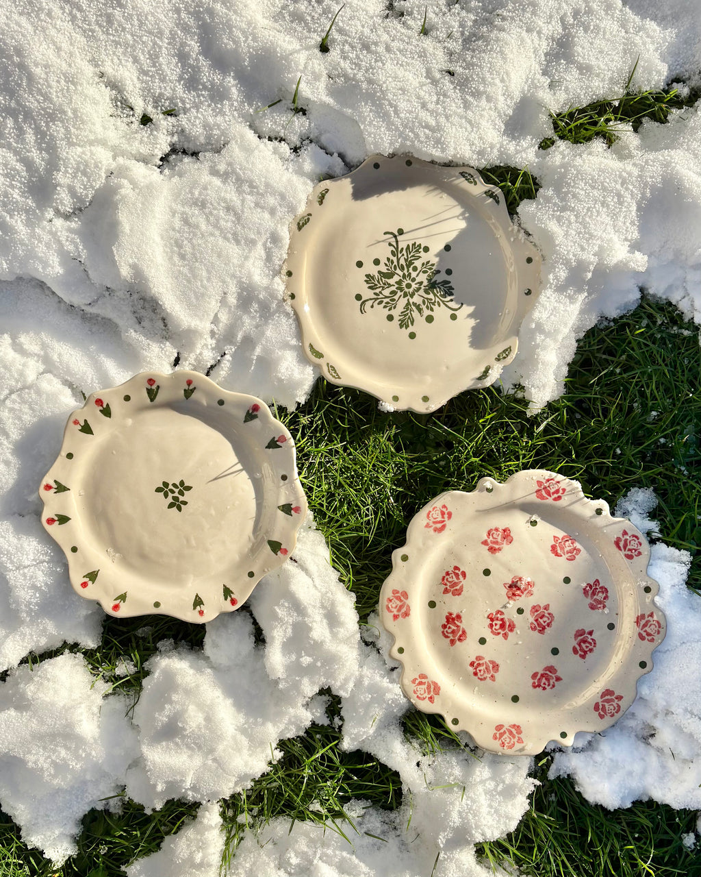 Cottage flower plate