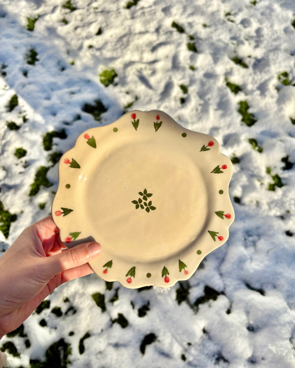 Cottage flower plate
