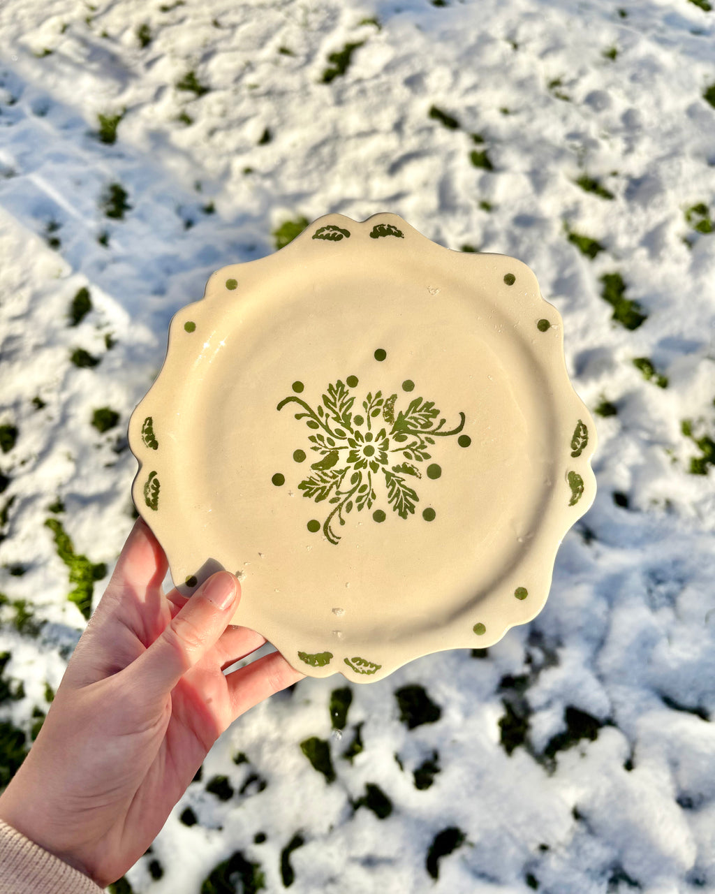 Cottage flower plate