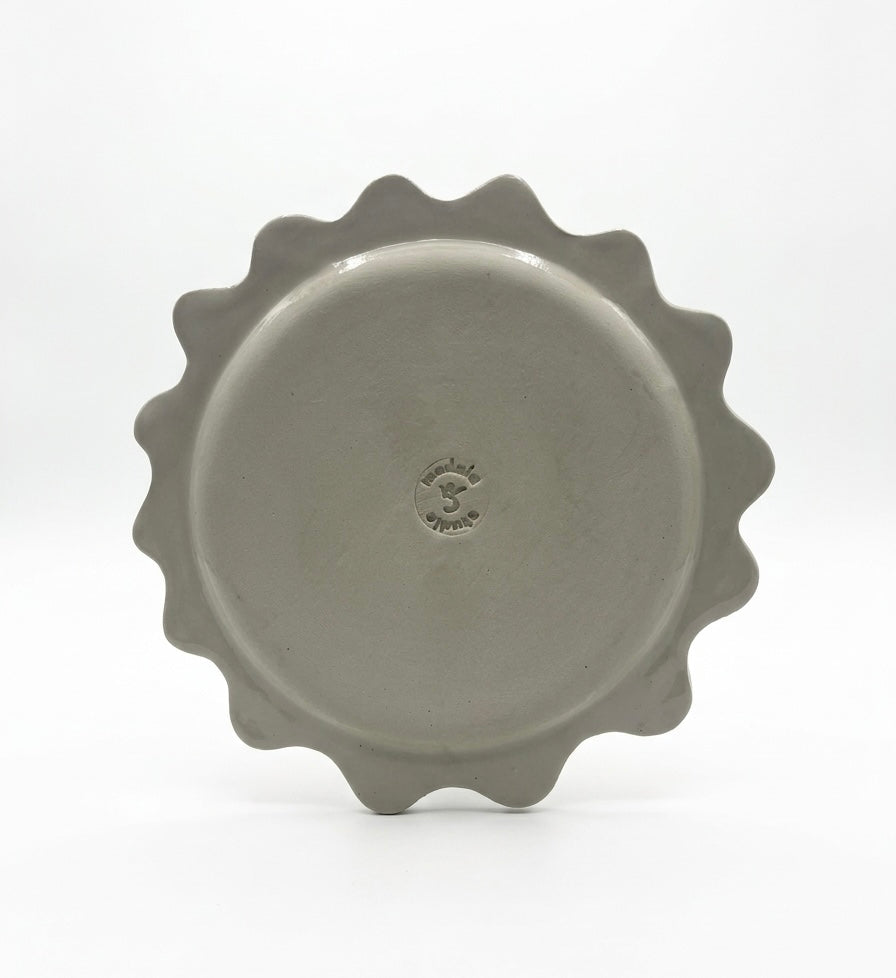 Cottage flower plate