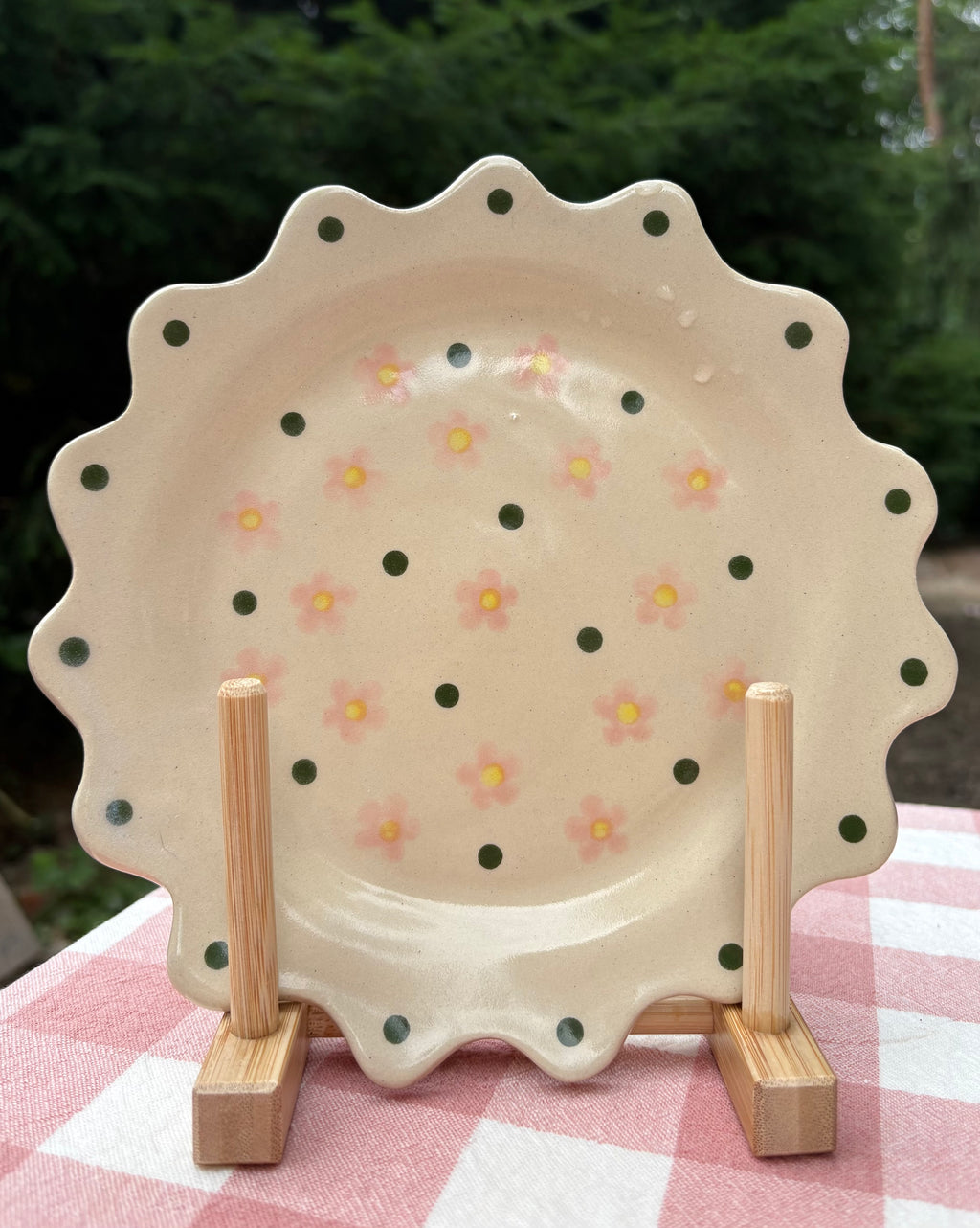 Cottage flower plate
