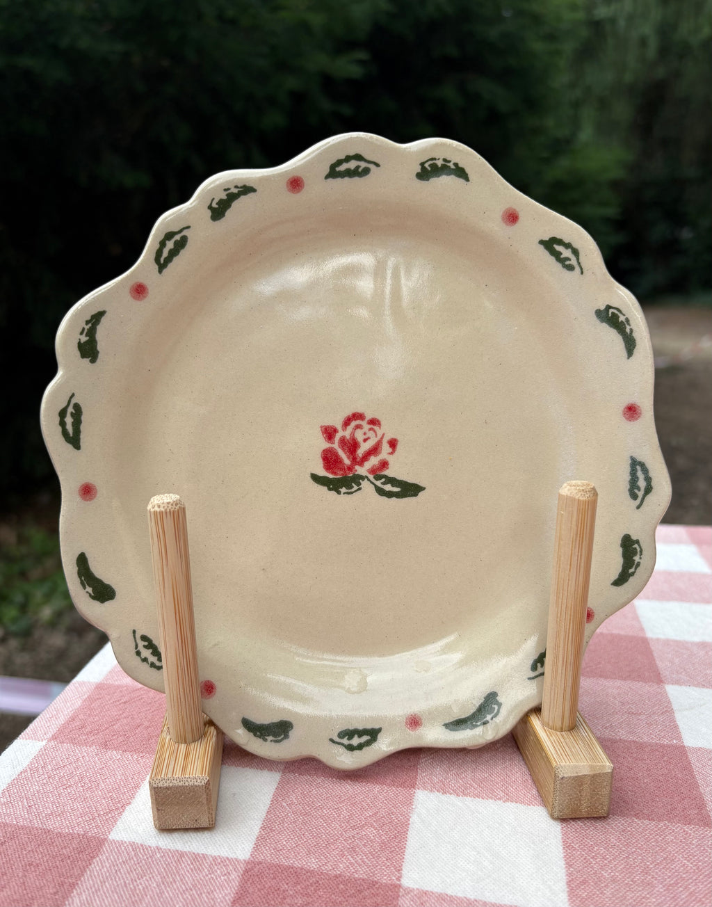 Cottage flower plate