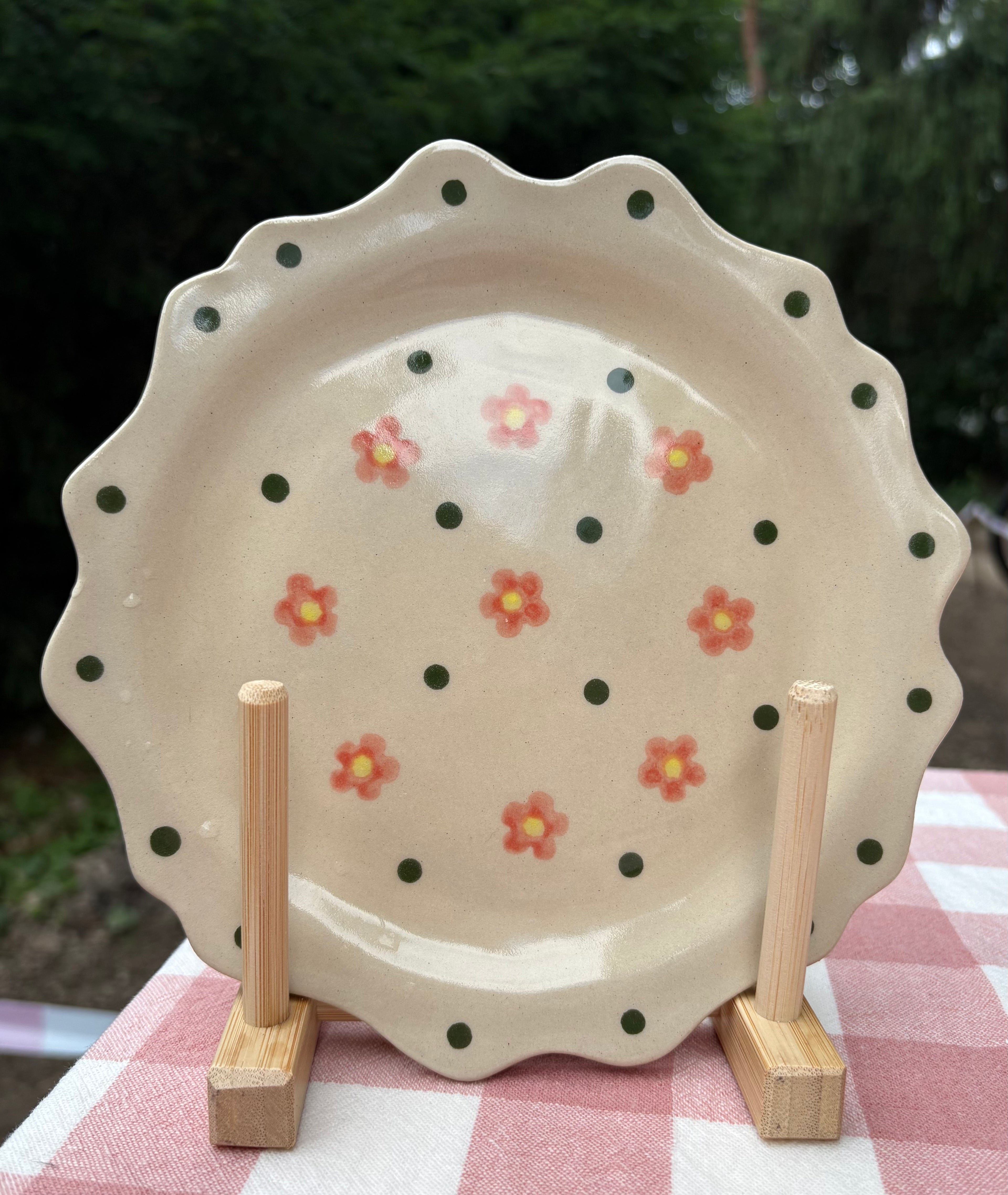 Cottage flower plate
