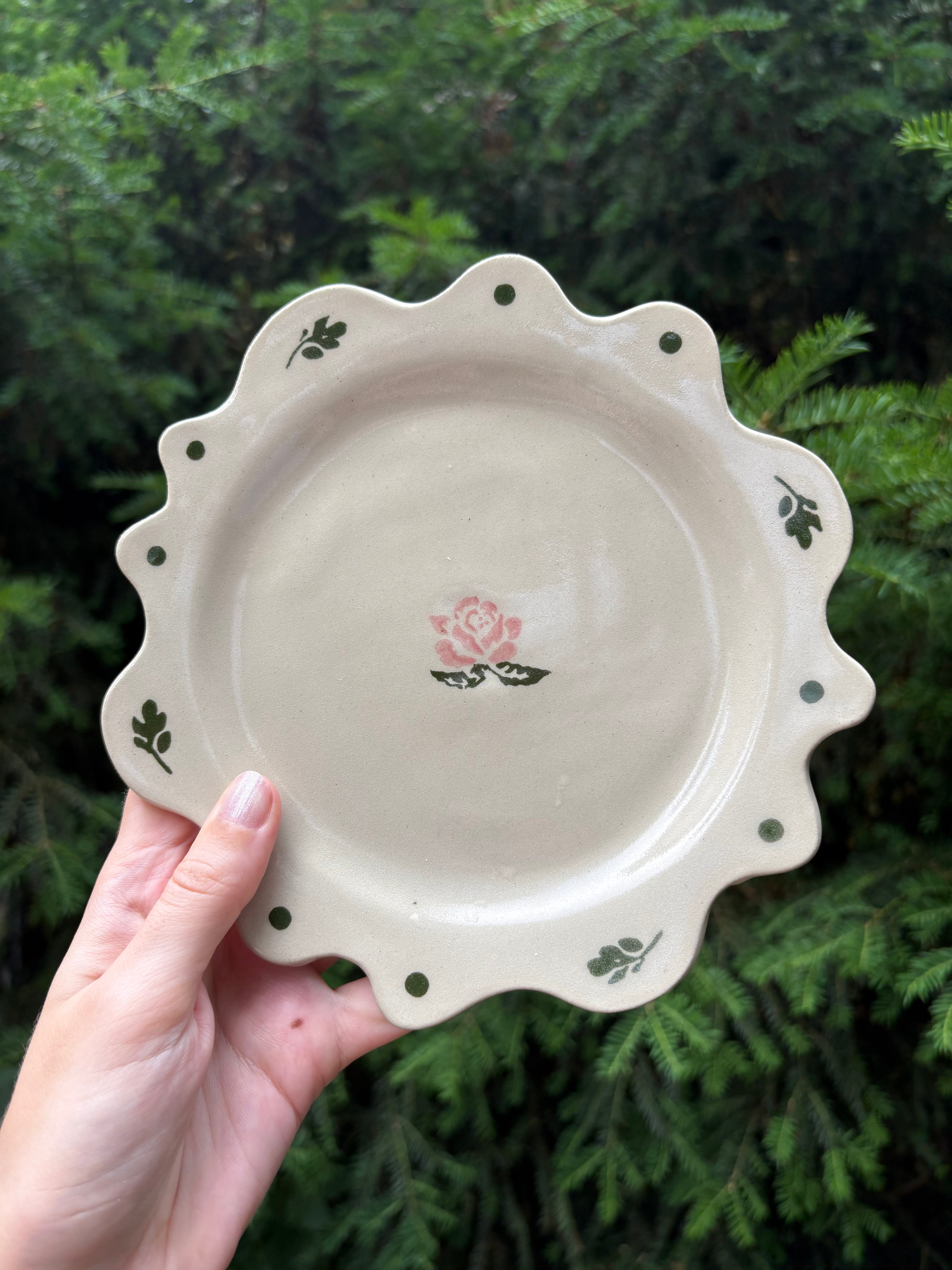 Cottage flower plate